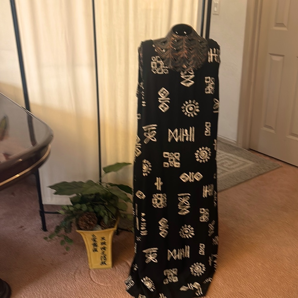 Ladies long lounge dress with golden prints